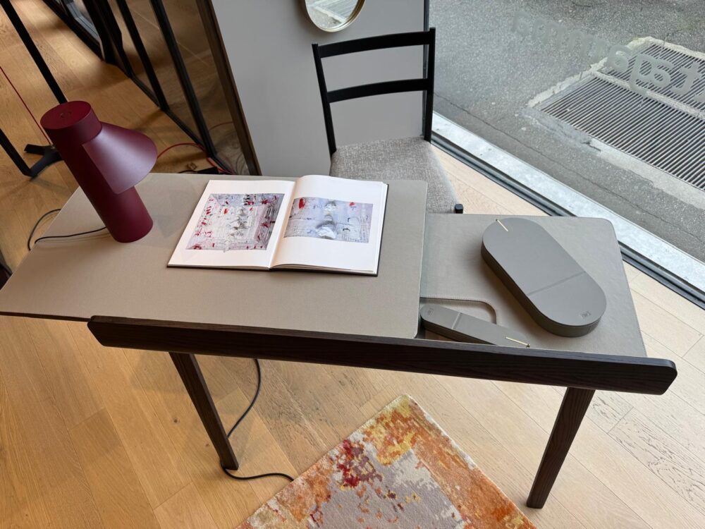 Iren-Poltrona-Frau-scrittoio-scrivania-di-design-Torino