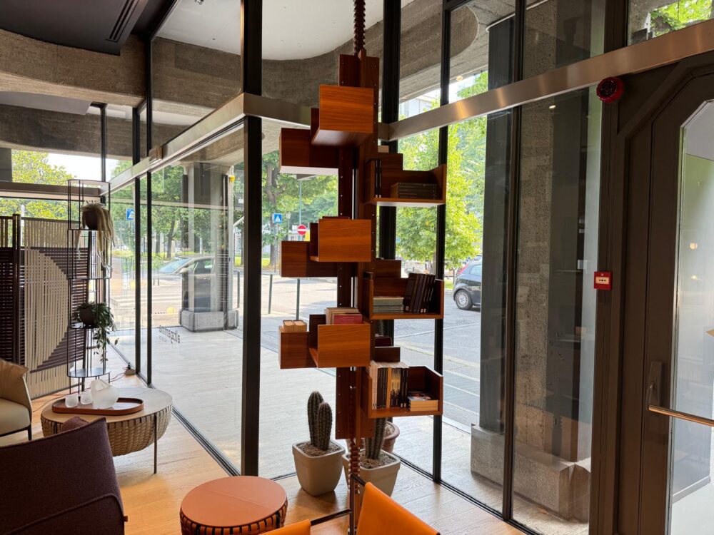 albero-libreria-in-legno-poltrona-frau-torino-in-pronta-consegna